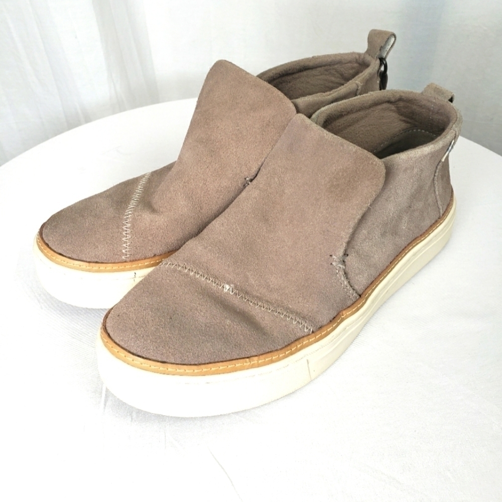 Toms Paxton Taupe Suede Slip On Shoes Sz 7.5